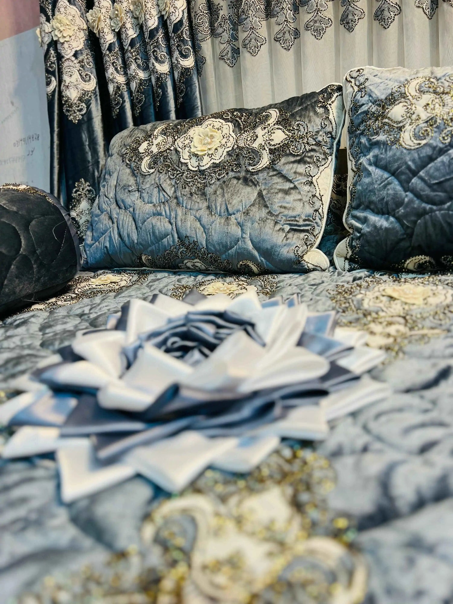 Bedding Layers Silver Grey Bedsheet Set img 04